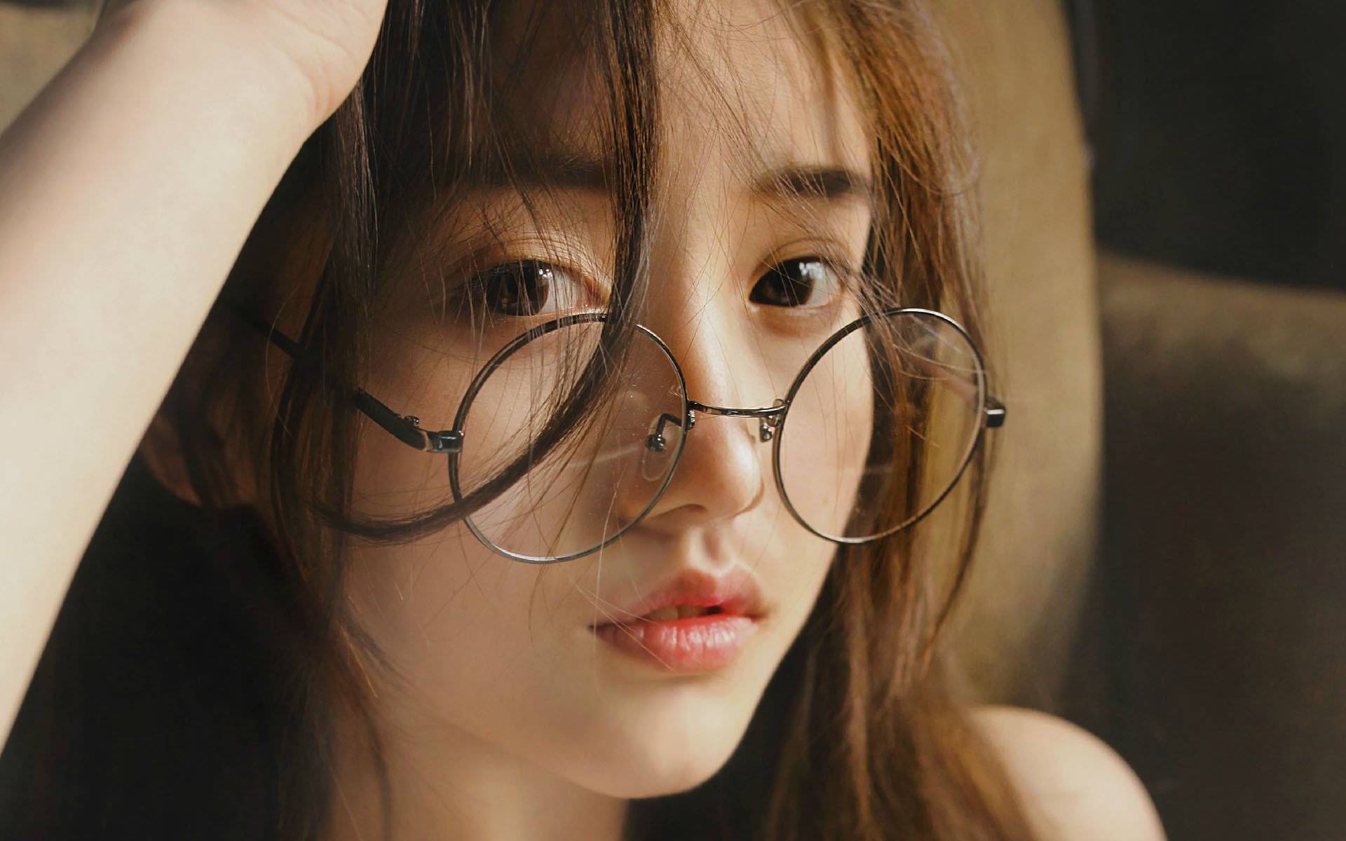 裴秀智最新图片与小巷深处的特色小店探秘揭秘