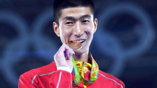 董文飞赛场风采，温情与友情的较量之旅