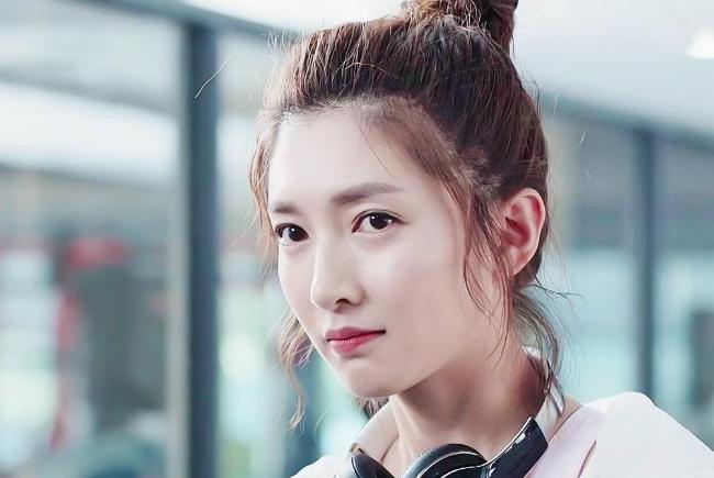 新秀丽最新款，变化的力量，自信与成就感的源泉展现时尚魅力