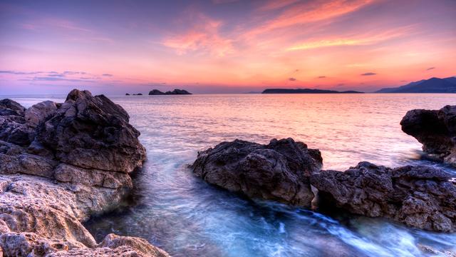 最新人物新闻与寻找内心宁静平和的自然美景之旅