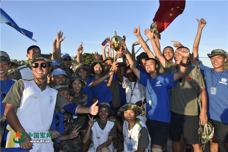 春英最新水兵舞，舞动友情，传递爱的温暖力量