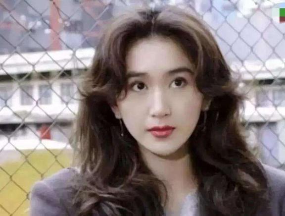 女星最新发型,时尚潮流的先锋引领者