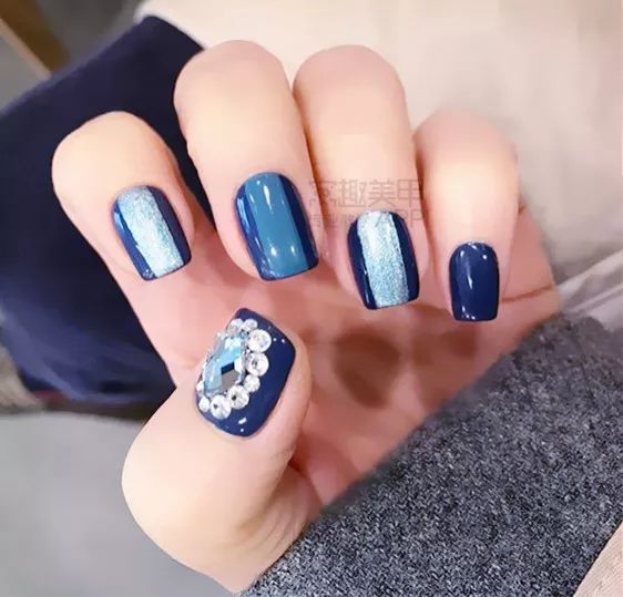 最新日式美甲，时尚前沿的艺术展现风采