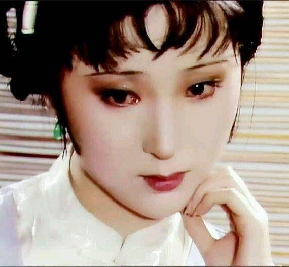 时代背景下的情感纠葛，以泪洗面奶的最新小说