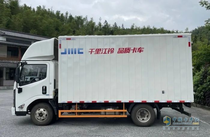 江铃小轻卡最新款，时代新动力，引领轻卡新潮流