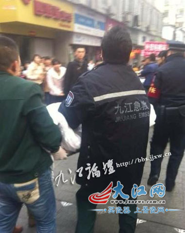 平江新闻热点，小巷特色小店背后的意外事件揭秘