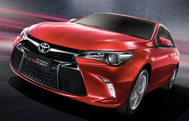 最新款凯美瑞图片价格揭秘,小巷深处的汽车探索之旅