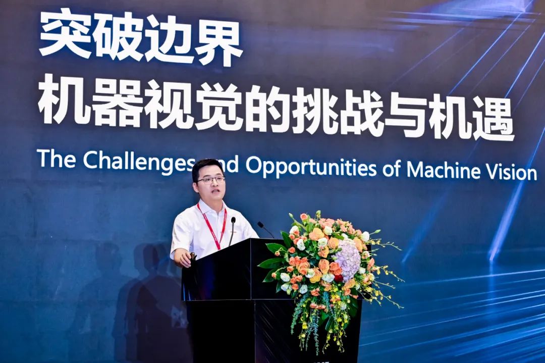 陆宏翔，引领前沿科技的探索者